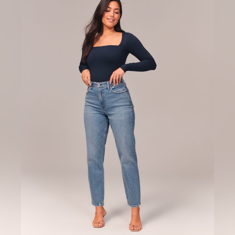 Abercrombie & Fitch Curve Love High Rise Mom Jean - Size 28 / 6L
